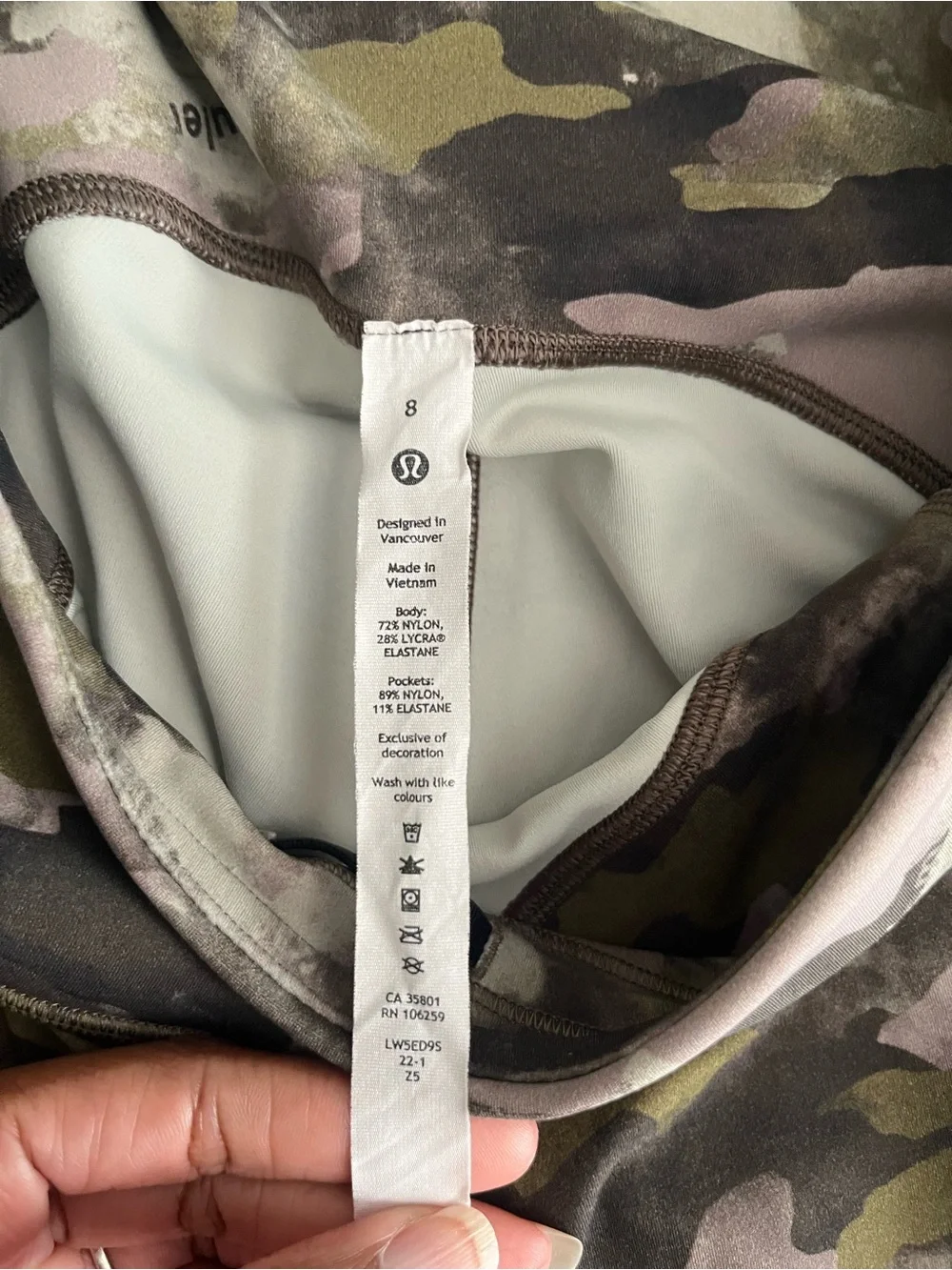 🍋🦄LIKE NEW Lululemon Heritage Camo Wash Juniper Green Power Thru HR Tight - Sz 8